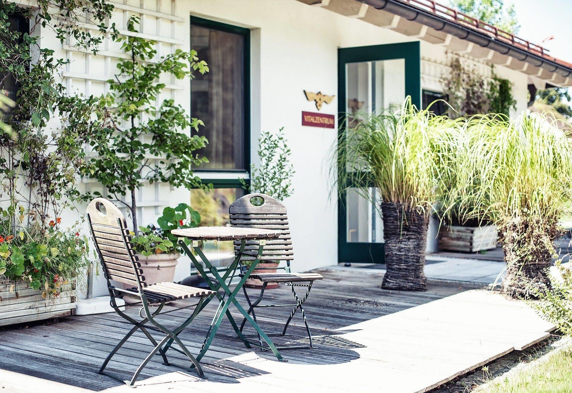Biohotel Schlossgut Oberambach Exterior foto